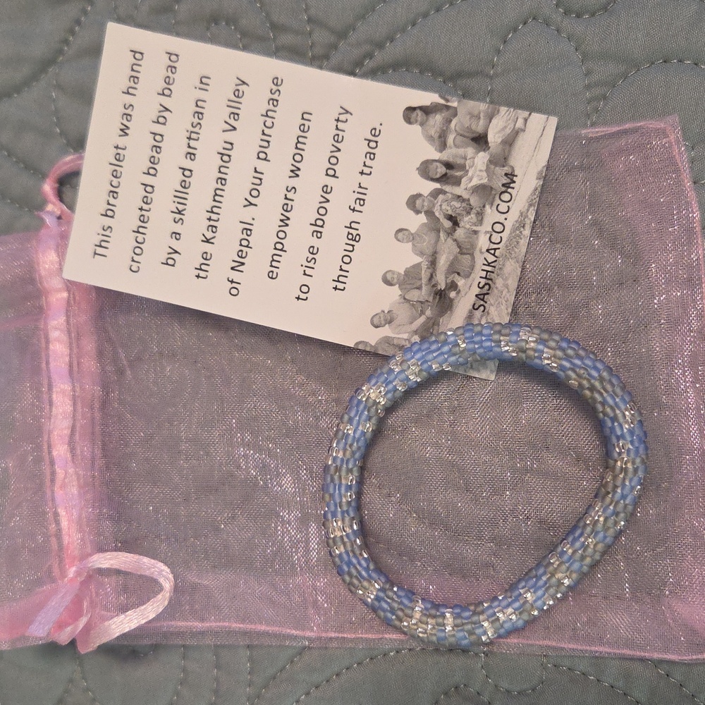 **DONATE 4/19*NIP (LOT) SASHKA HANDMADE KIDS BEADED BLUE/SILVER ROLL ON BRACELET